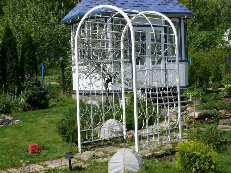 Шпалера из пластиковых труб