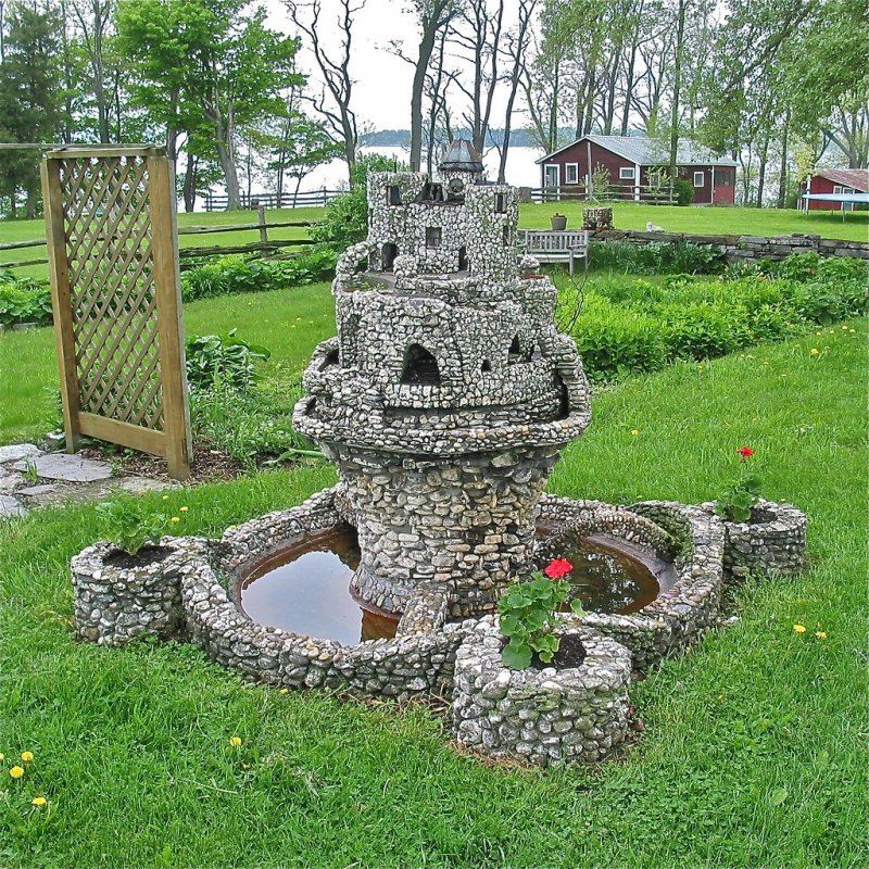 Декоративные замки для сада