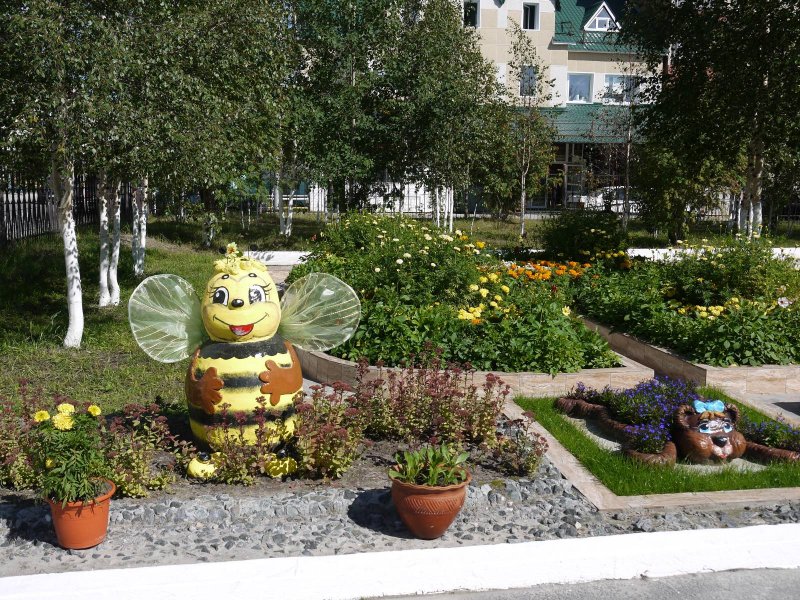 Клумбы в детском саду