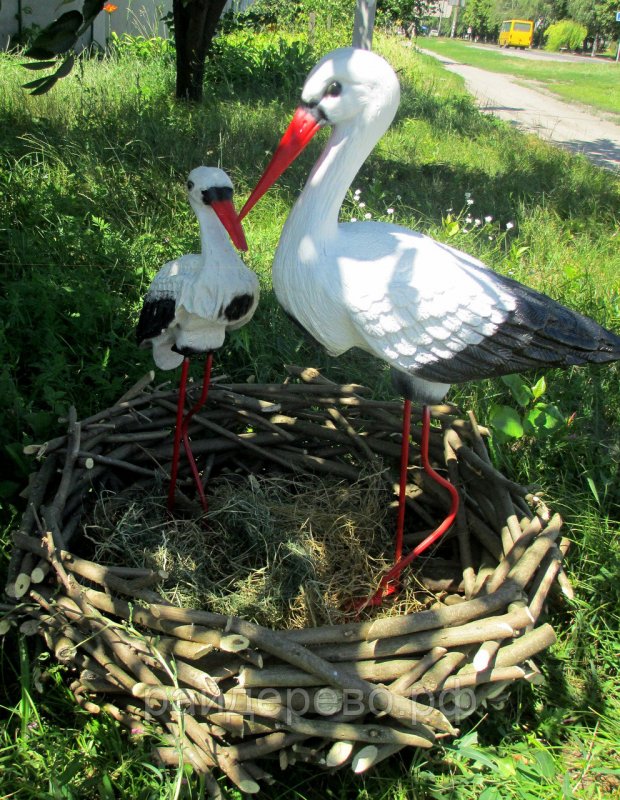 Фигурки для сада Аисты в гнезде