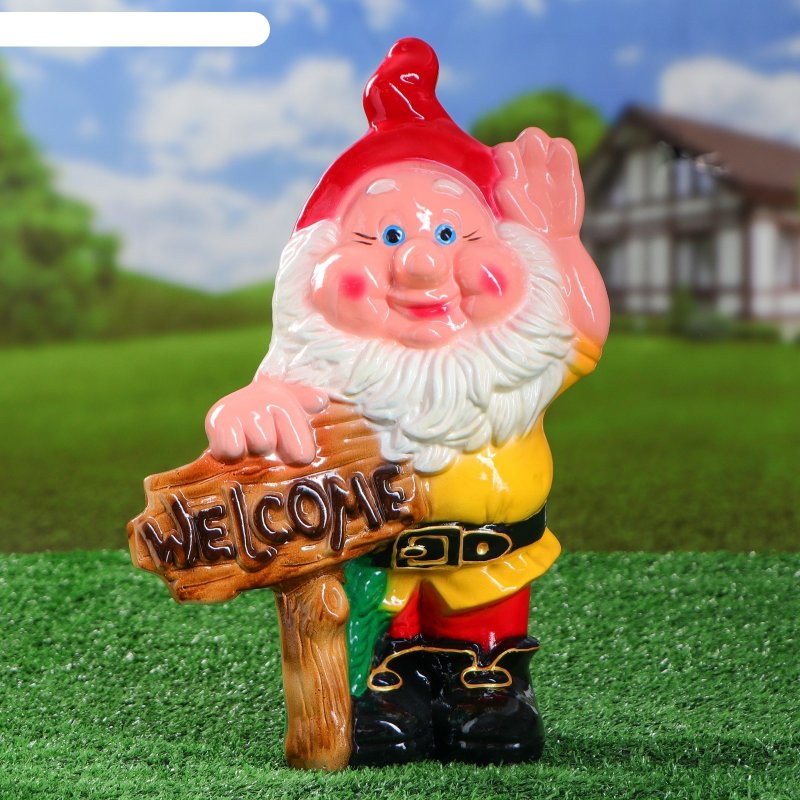 Садовая фигурка гномик Welcome