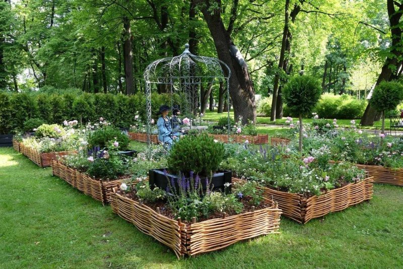 Французские грядки плетеные