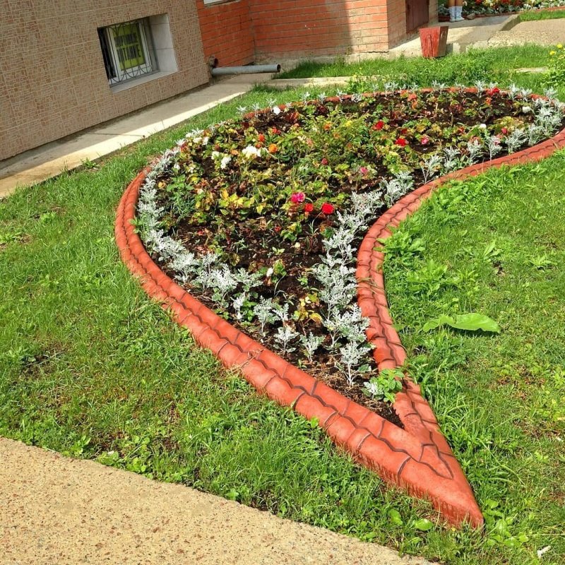 Фигурные клумбы