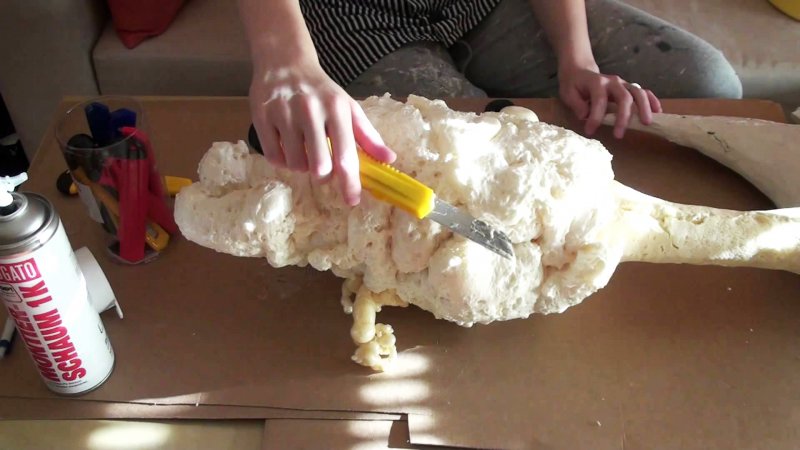 Монтажная пена скульптура