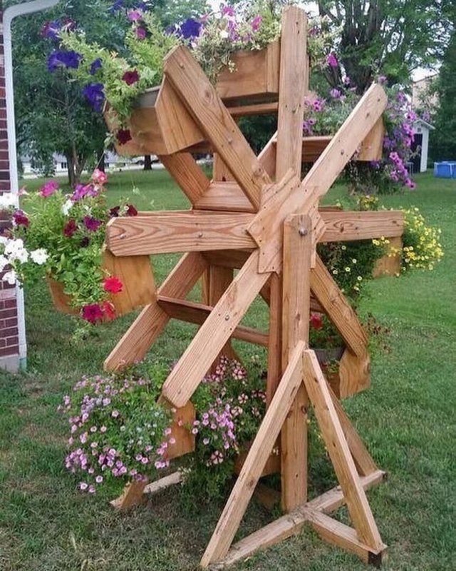 Деревянные клумбы