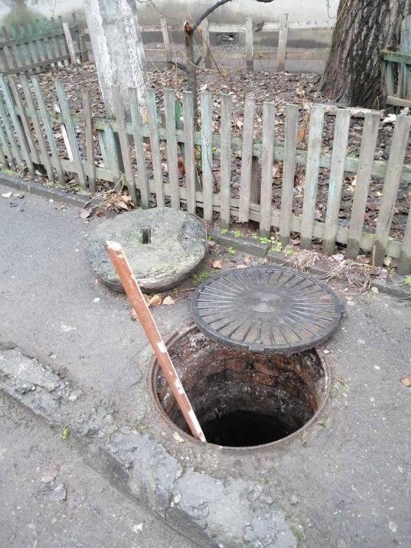 Септик в ландшафте