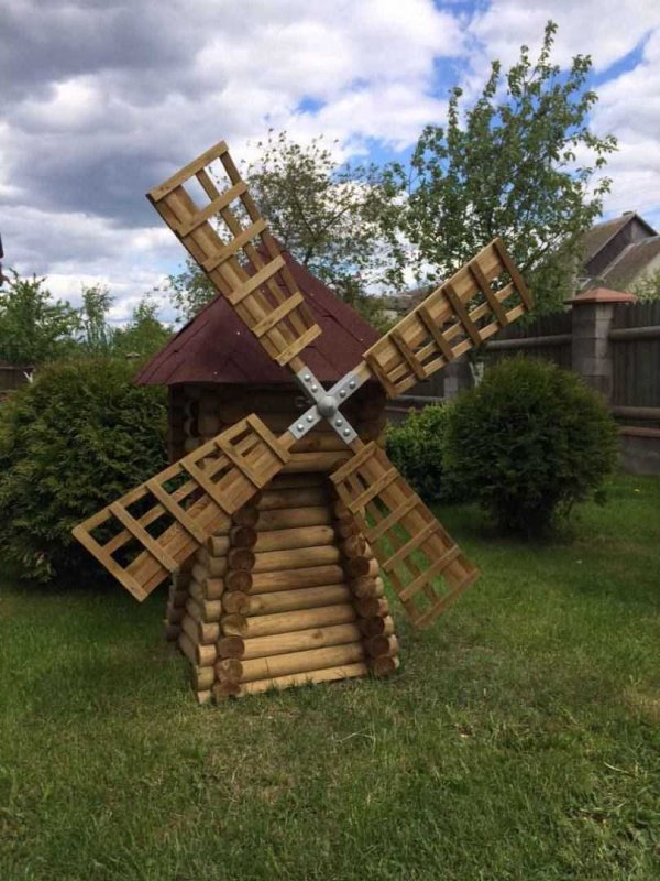 Мельница из бревен декоративная