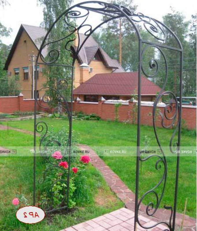 Садовые арки и перголы из металла