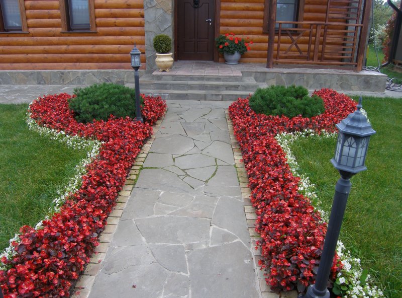 Круглые клумбы многоярусные