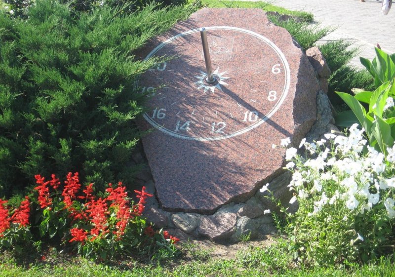 Каменные солнечные часы