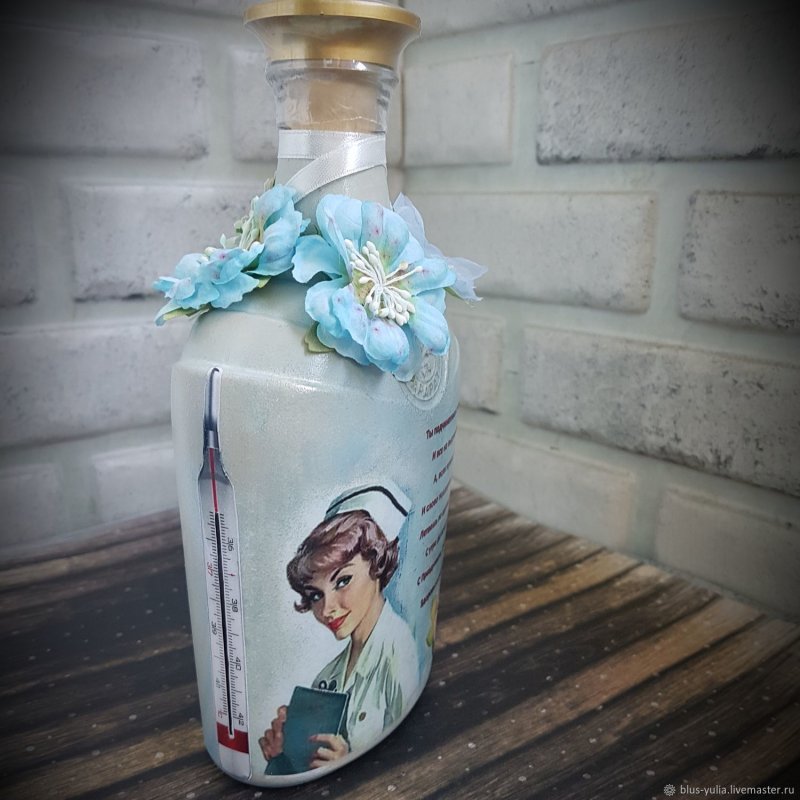 Декор бутылки для врача