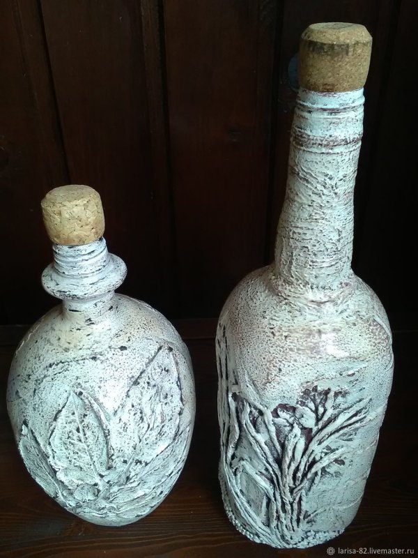 Бутылки покрытые гипсом