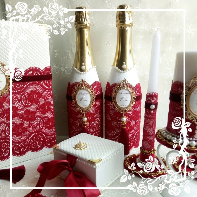 Свадебные бутылки в бордовом цвете