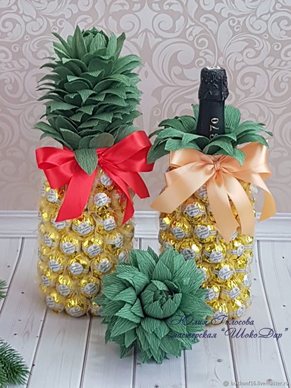 Бутылка шампанского ананас