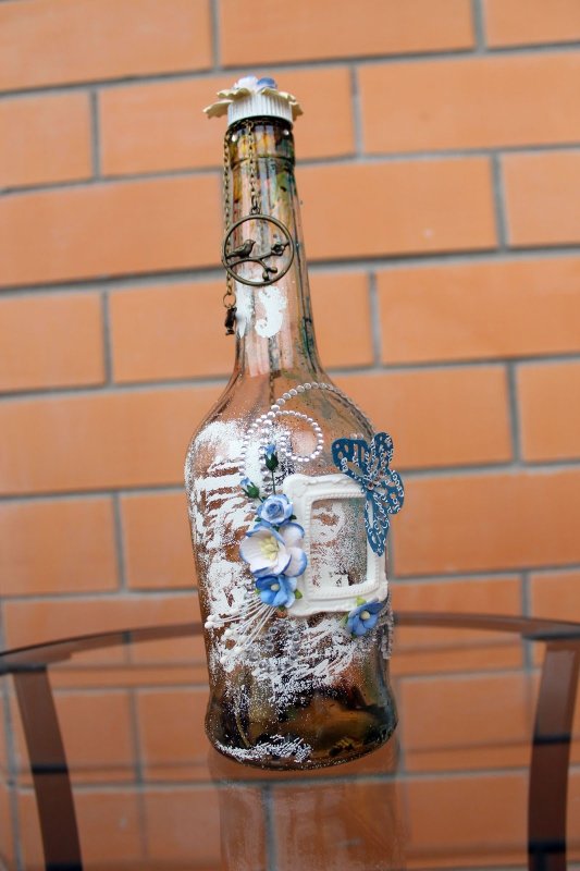 Бутылка декорированная глиной