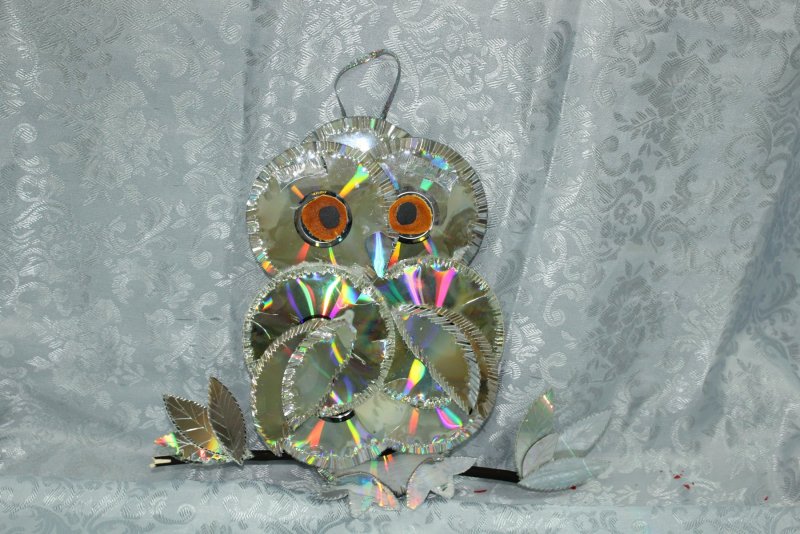 Новогодние игрушки из ненужных вещей