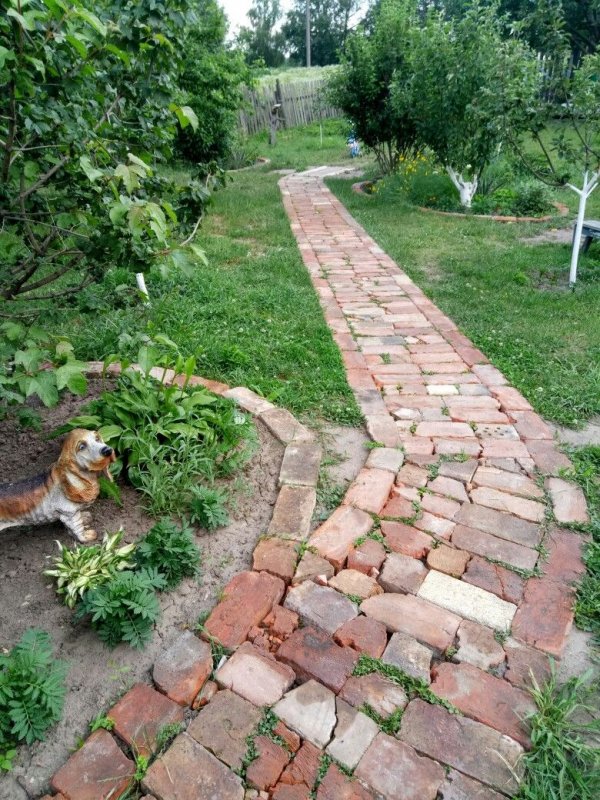Дорожки из старого кирпича