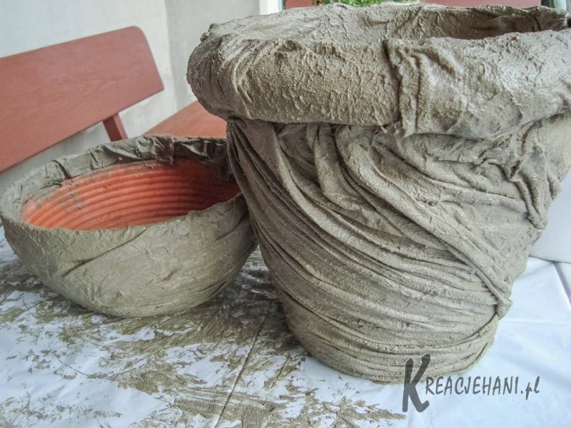 Гномики из цемента для сада