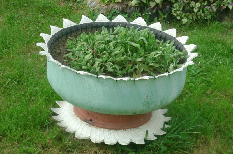 Клумбы из колес