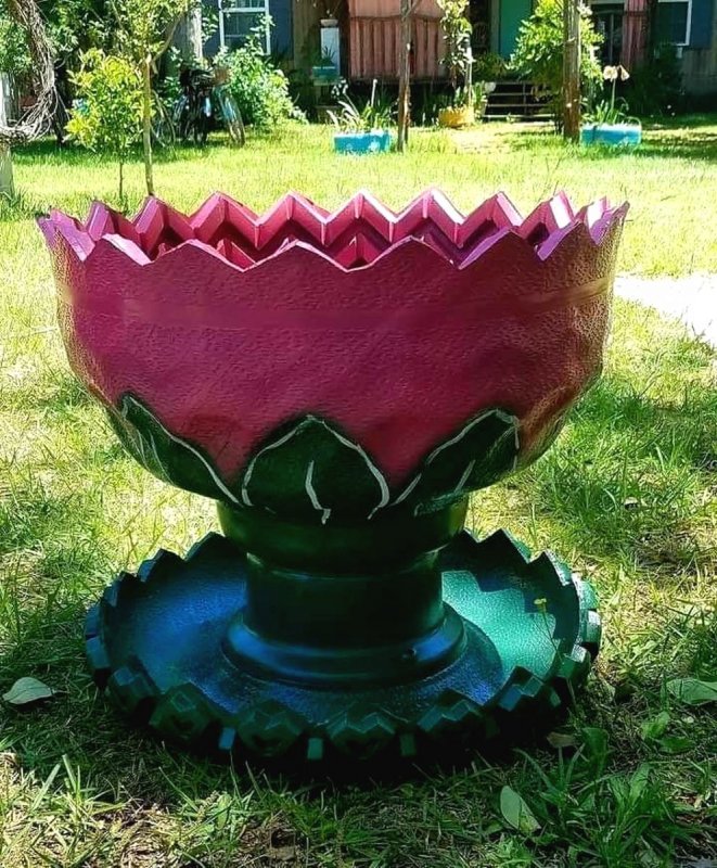 Вазоны из колес