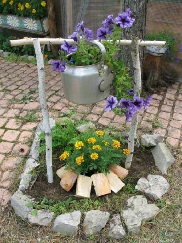 Клумба из ванной