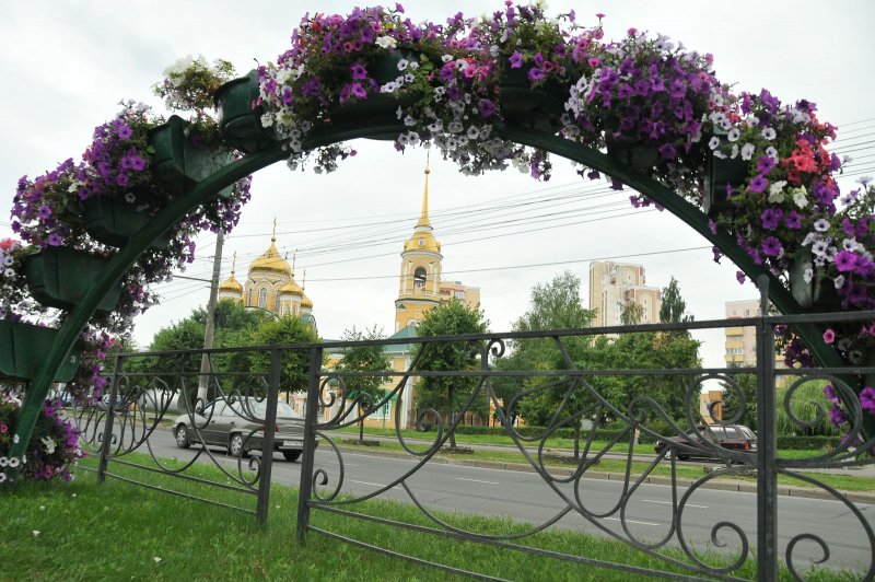 Цветочница арка