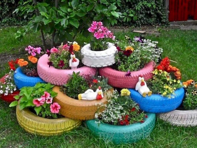 Многоярусная клумба из шин