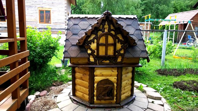 Домик гномика из дерева