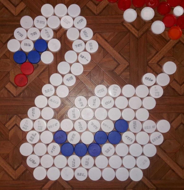 Из крышек от пластиковых бутылок