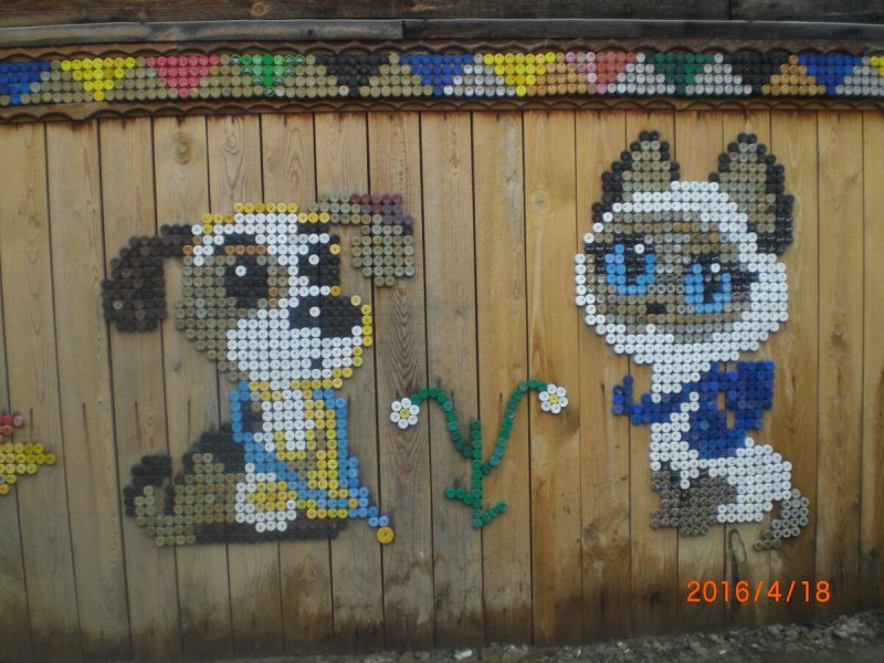 Мозаика из пластиковых пробок