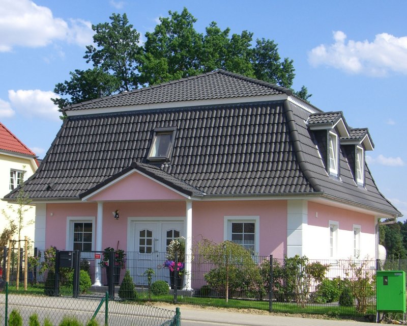 Дом серая крыша