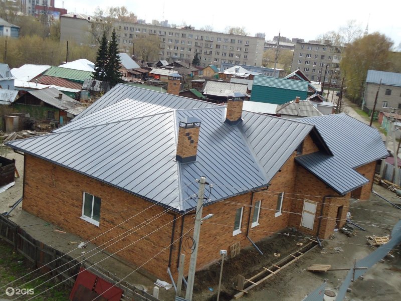 Домик с синей крышей
