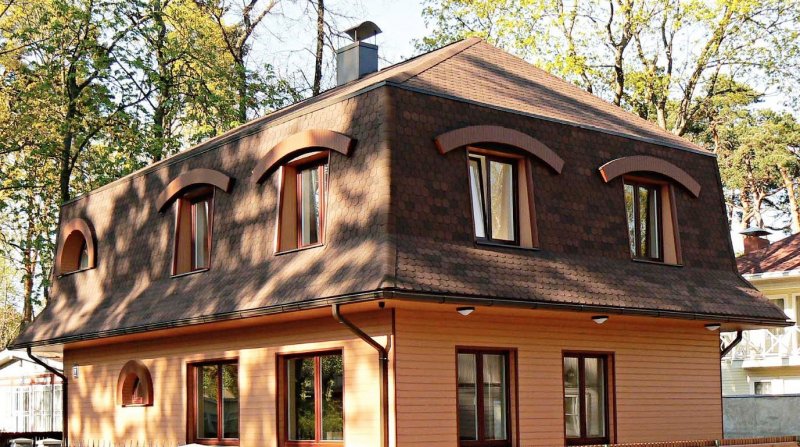 Четырёхскатная крыша с мансардой
