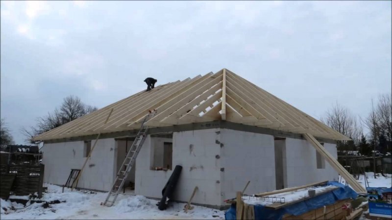 Полумансарда вальмовая