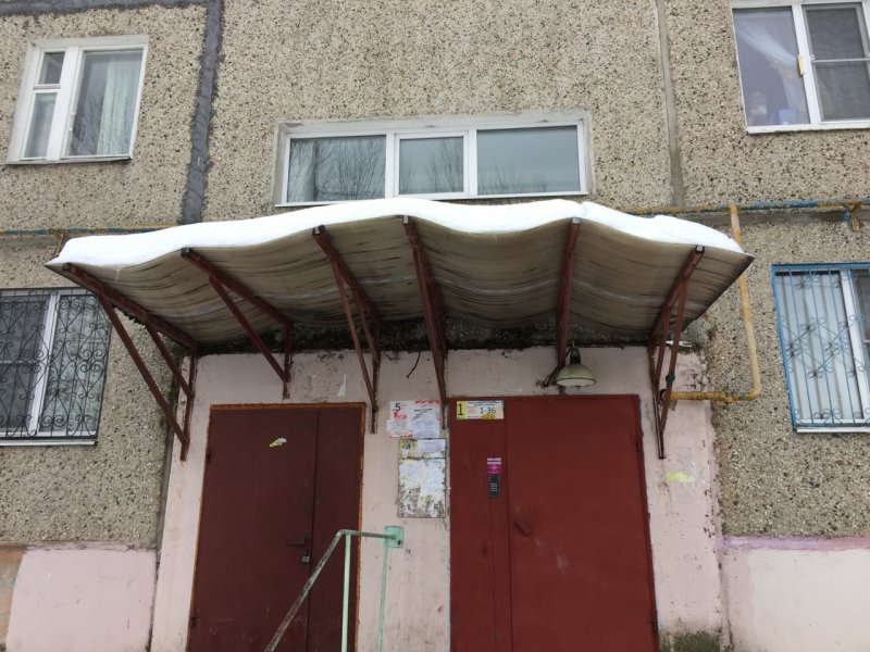 Профлист для козырька подъезда