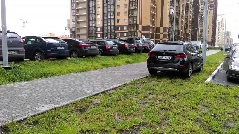 Парковка на тротуаре