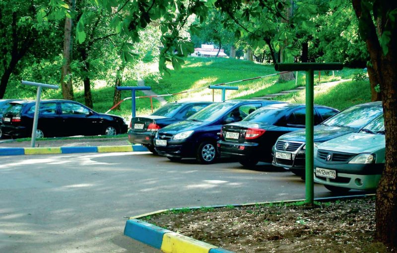 Парковка во дворе