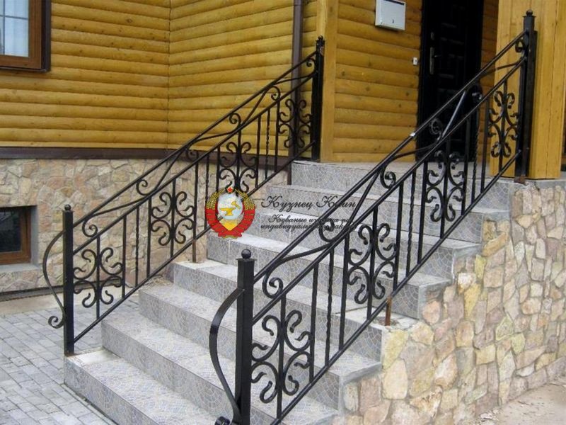 Перила на уличные ступеньки