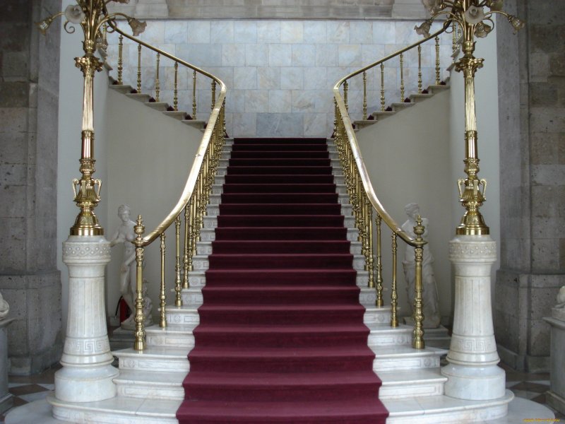 Парадная лестница