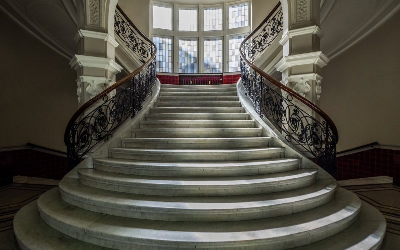 Мраморная лестница