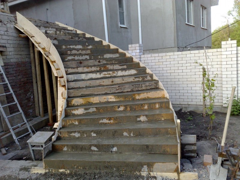 Лестница наружная бетонная