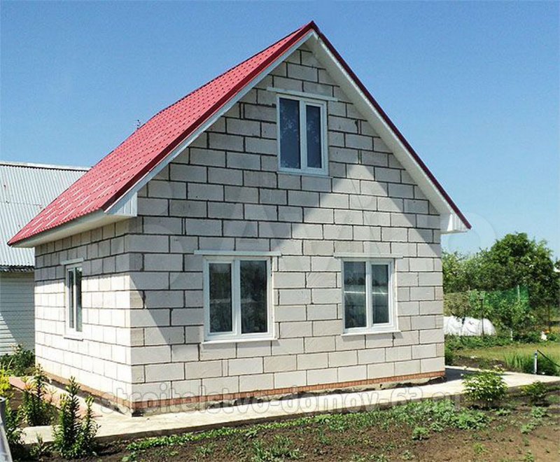 Дачный домик из газоблока