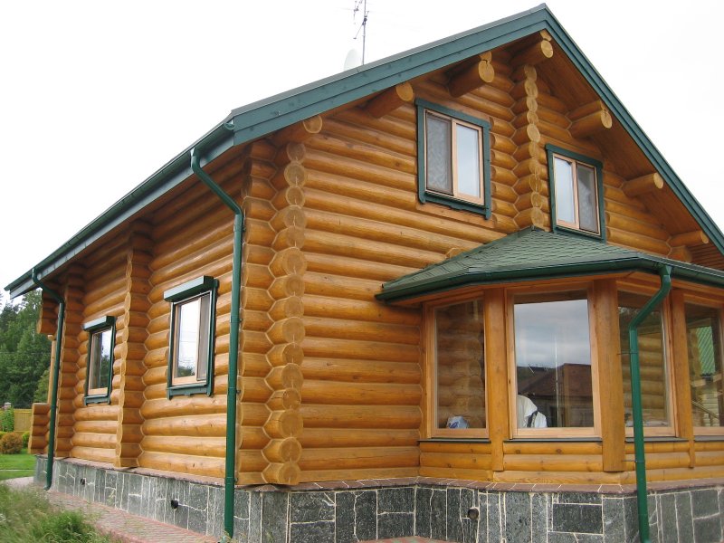 Дом из бревна снаружи