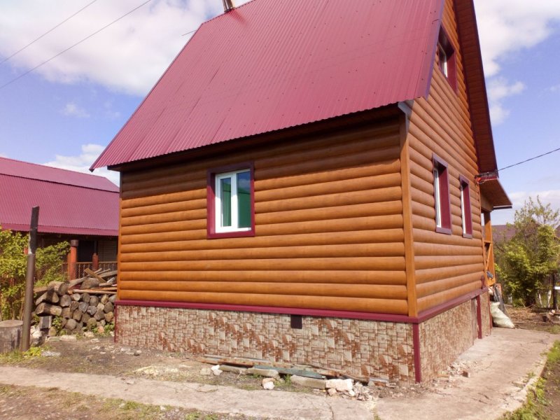 Сайдинг металлический крыша красная