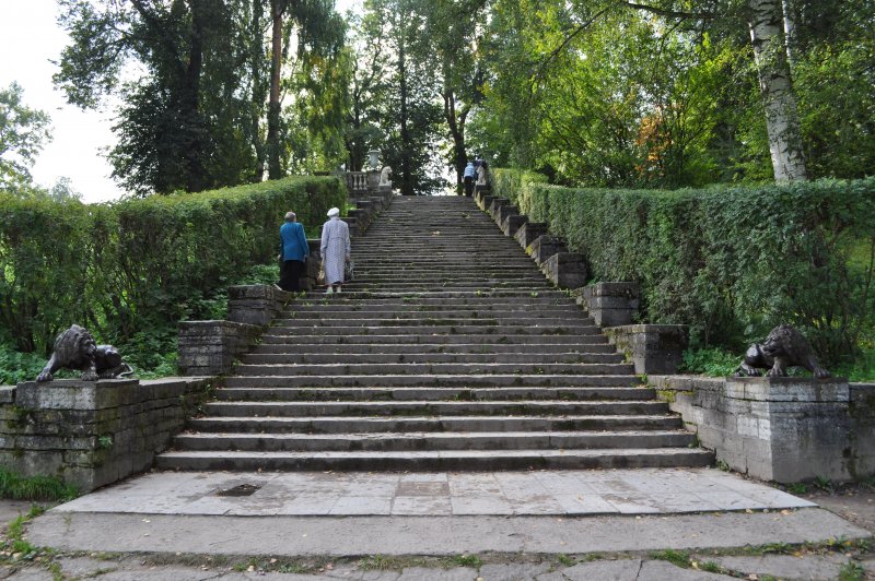 Павловский парк большая каменная лестница