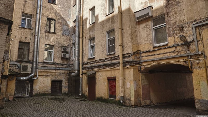 Каменные здания Питер дворы
