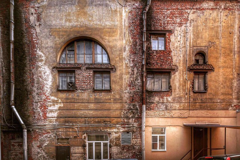 Допотопные здания Петербурга