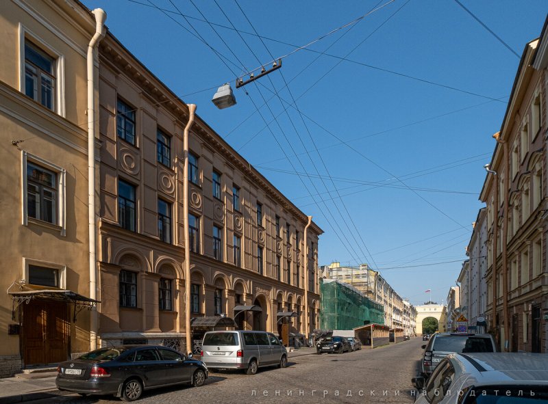 Старинные дома Петербурга