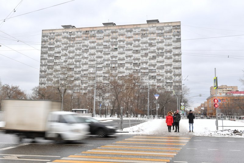 Москва дом на курьих ножках напротив ВДНХ