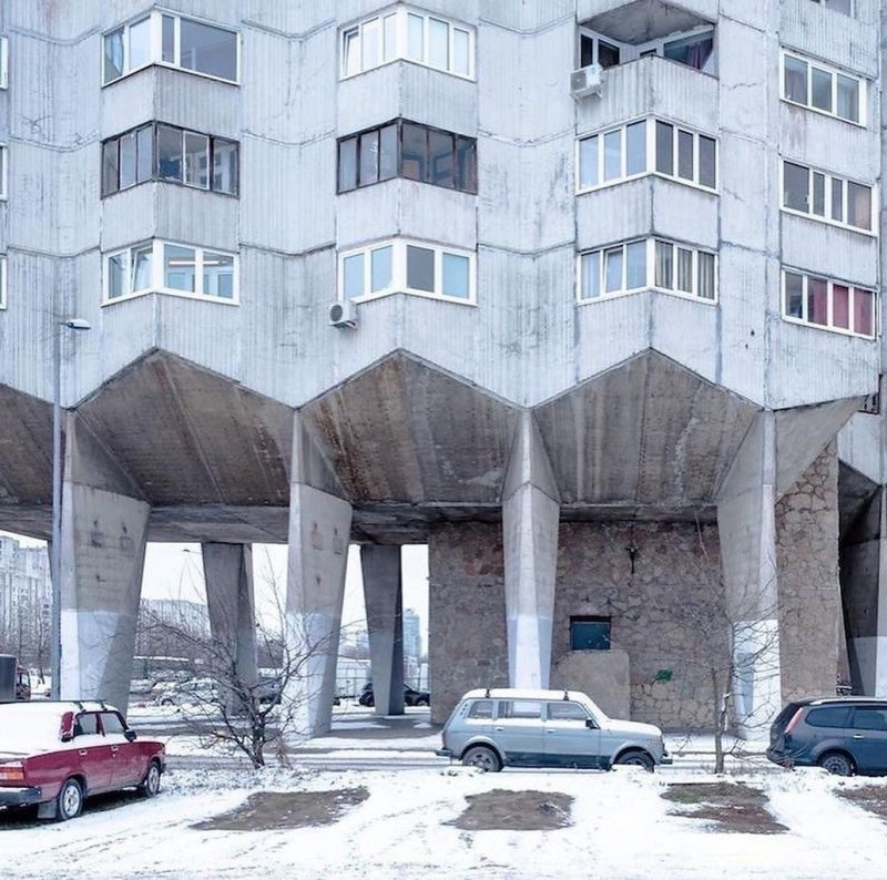 Дом на курьих ножках СПБ парк Победы